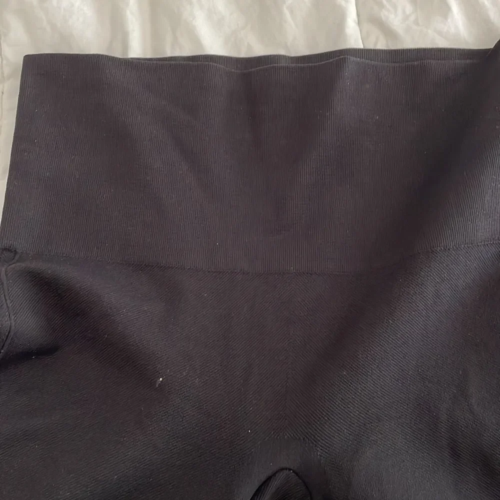 Spanx black leggings size medium